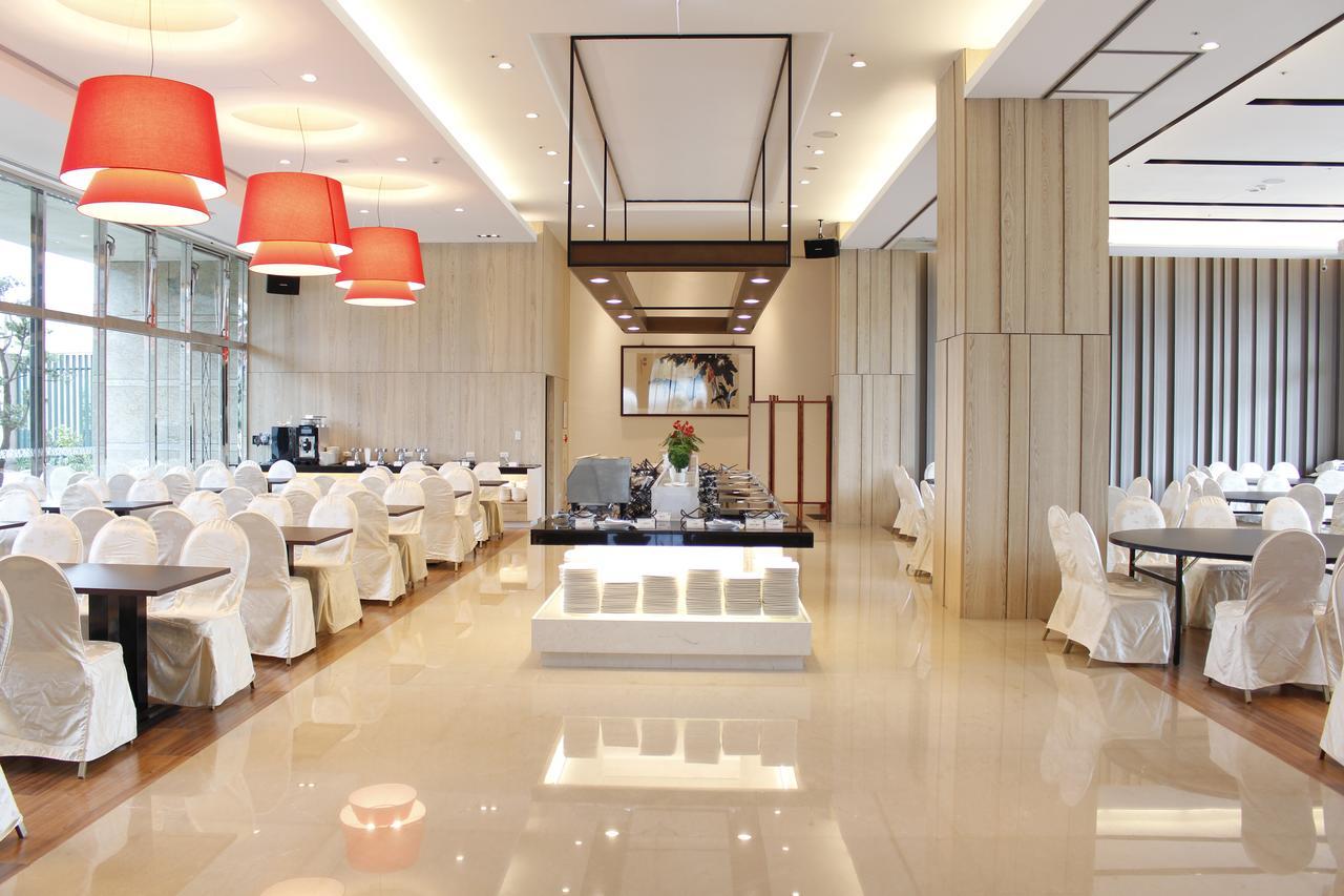 Naruwan Galaxy Hotel T'ai-tung Kültér fotó