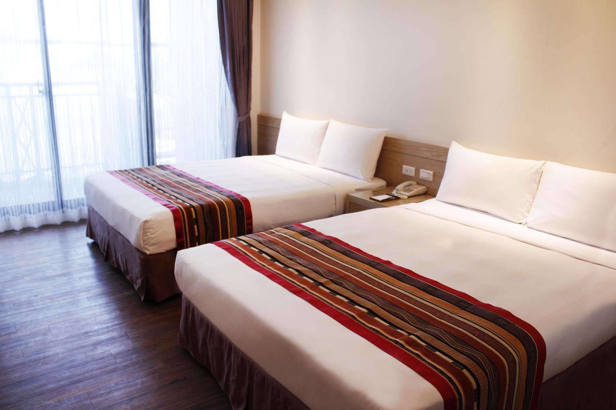 Naruwan Galaxy Hotel T'ai-tung Kültér fotó