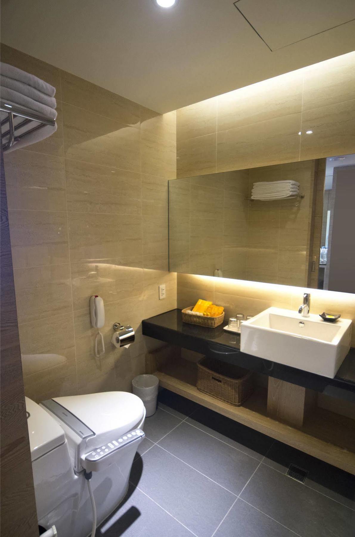 Naruwan Galaxy Hotel T'ai-tung Kültér fotó