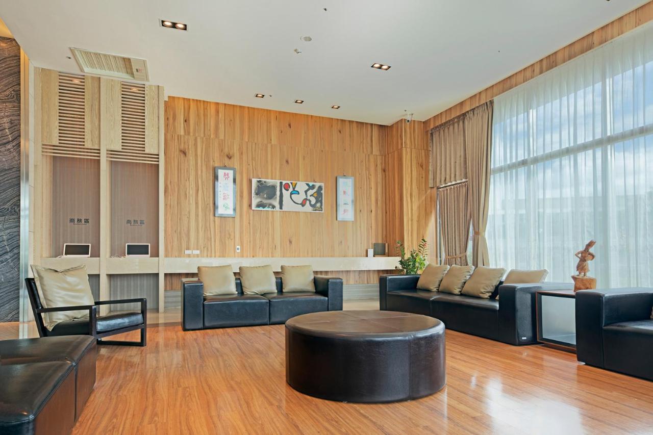 Naruwan Galaxy Hotel T'ai-tung Kültér fotó