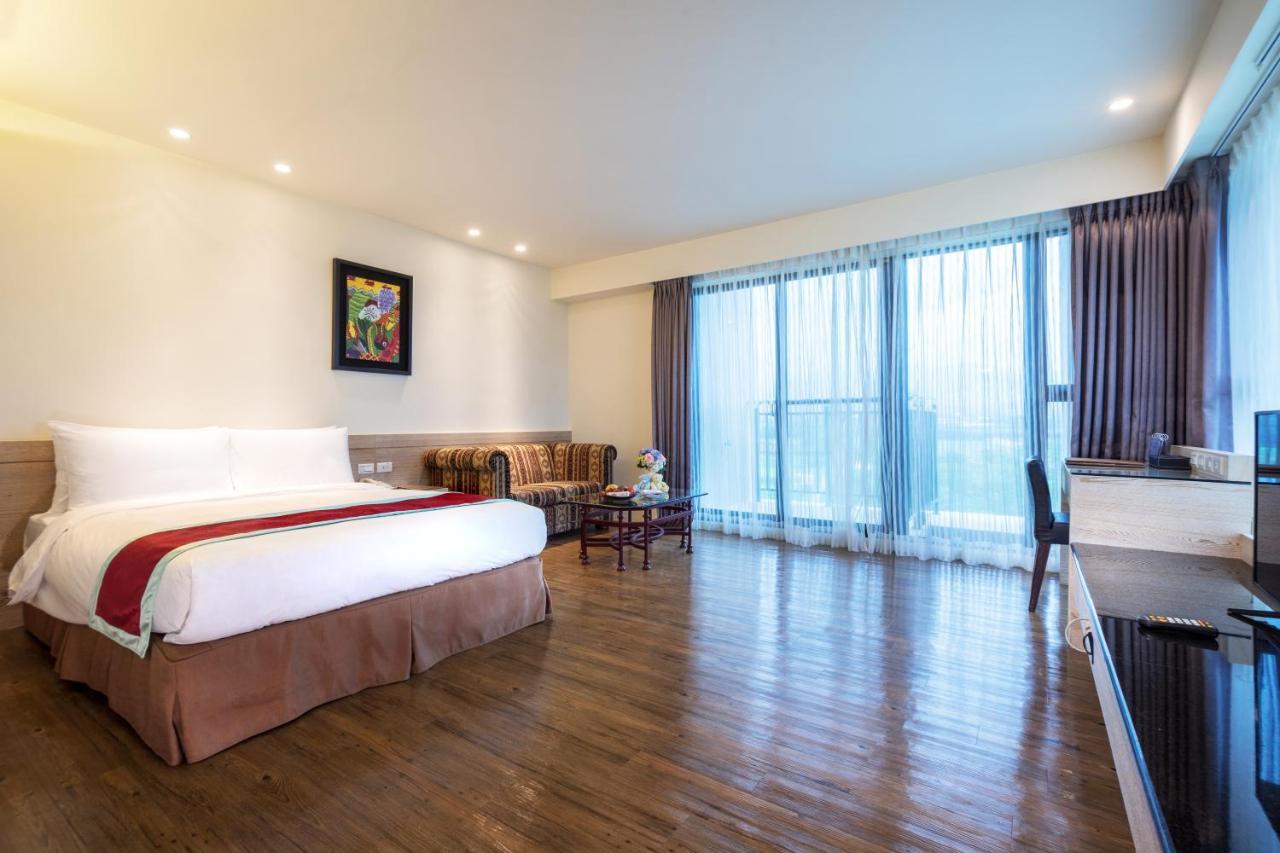 Naruwan Galaxy Hotel T'ai-tung Kültér fotó