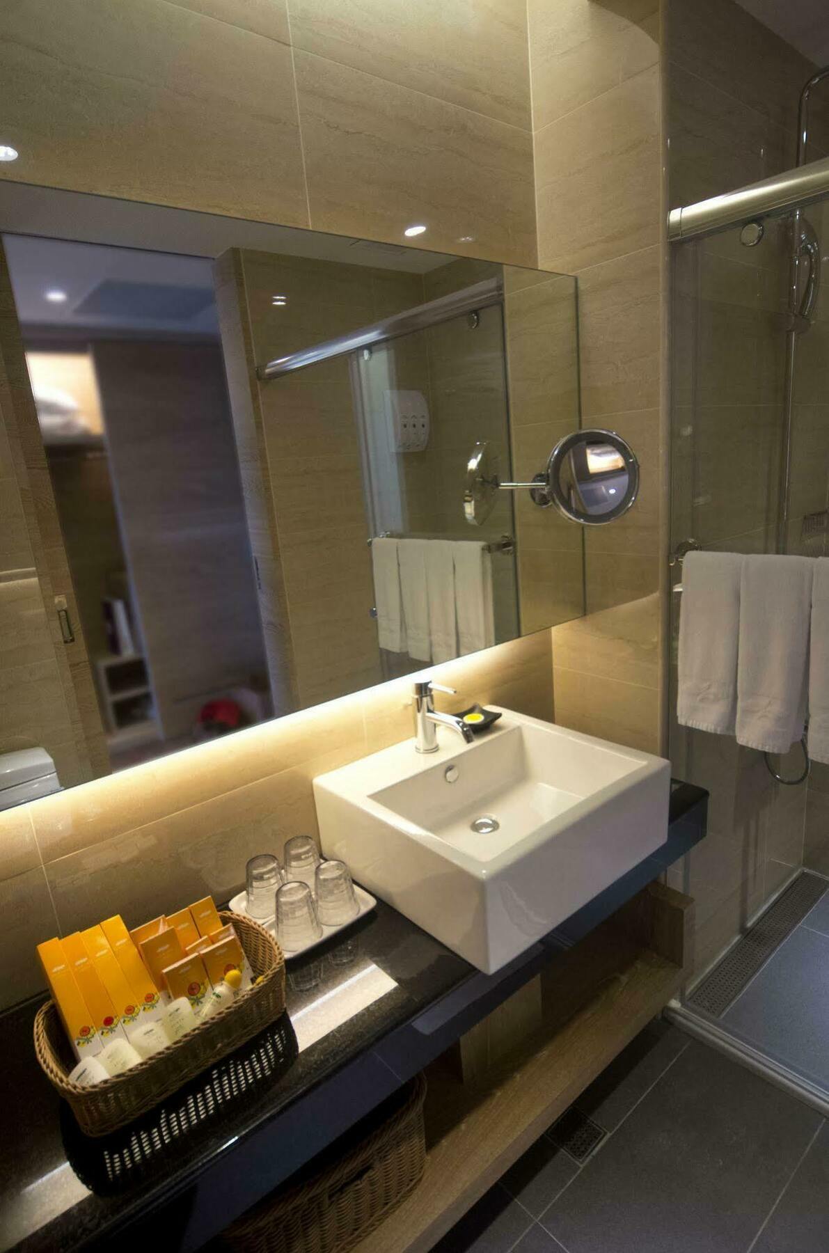 Naruwan Galaxy Hotel T'ai-tung Kültér fotó